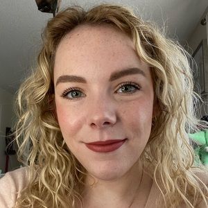 Meet your Posher, Alison